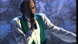 Watch Neil Diamond The Christmas Song video