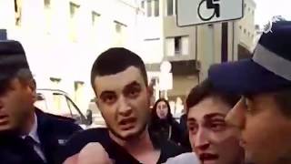 Видео Нападение на полицейских в центре Ростова-на-Дону. В Ростове 5 человек устроили драку с полицейскими от In your brain now, Братский переулок, Ростов-на-Дону, Россия