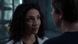 Shaun and Carly Touch More than Lips - The Good Doctor