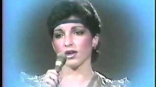 Watch Gloria Estefan Me Enamor video