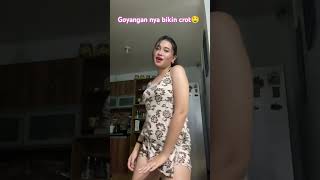 Goyangan Nya Bikin Crot