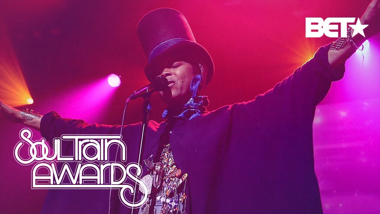 Erykah Badu Is Like No One Else. Solange, Dave Chapelle & More Agree | Soul Train Awards 2018