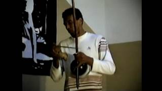 Mestre Valdenor ao Berimbau
