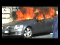 Manifestazione 15 ottobre. Auto bruciano in via Cavour