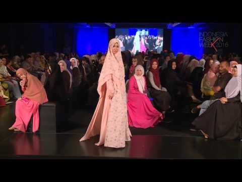 D'ELEMENT  LYRA VIRNA D'ELEMENTD'ELEMENTLYRA VIRNAIndonesia Fashion Week 2016 At Jakarta Convention Centre Jakarta - Indoensia. D'ELEMENT  LYRA VIRNA D'ELEMENTD'ELEMENTLYRA VIRNAIndonesia Fashion Week 2016 At Jakarta Convention Centre Jakarta - Indoensia.