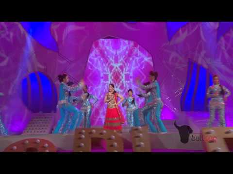 Madhuris magic at the Peoples Choice Awards 2012 - Full Performance...