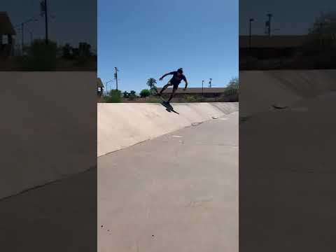 Bluntslide fingerflip at Northern Ditch