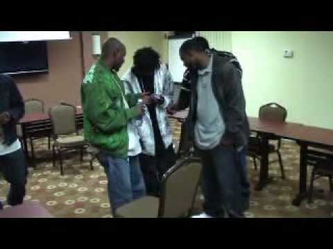 Collipark Signs Yung Daze And Gives Him The Collipark Chain