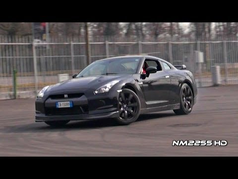 Nissan GTR R35 Powerslides and Accelerations
