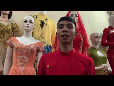 Chú rể thật bảnh bao trong chiếc áo dài nam cách tân màu đỏ