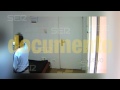 Un vídeo tomado en el CIE de Aluche destapa violencia policial en el trato a un inmigrante.
