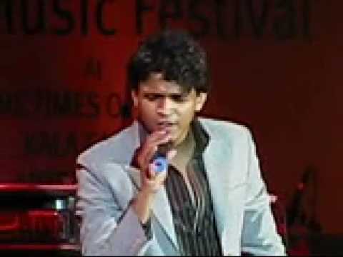 Abhijeet Sawant Mohabbatein Lutaunga-live performance-Kala Ghoda...