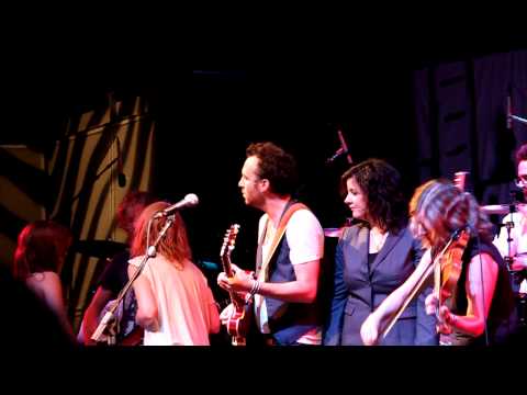 Anthems - Broken Social Scene f. Emily Haines, Feist and Amy Millan