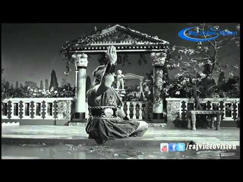 Orayiram Vairangal HD Song