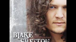 Watch Blake Shelton Underneath The Same Moon video