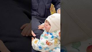 Что Выберет Дочь? Листочки Или Камеру Родителей?