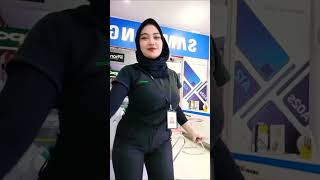 Cewek Jilbab Hitam Goyang