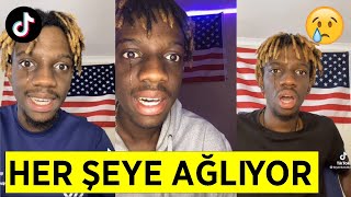 Bu Adam Her Şeye Ağliyor