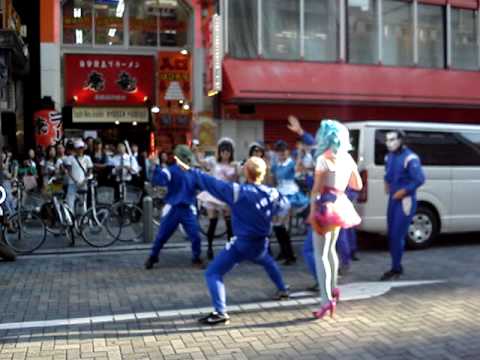 Thumb Making-Off: Kirsten Dunst dancing in Akihabara Majokko Princess