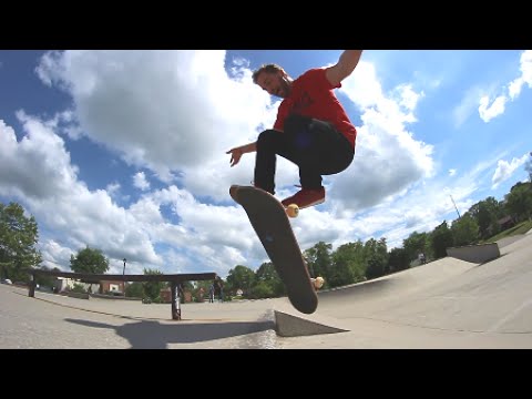 Screaming Skateboarding.