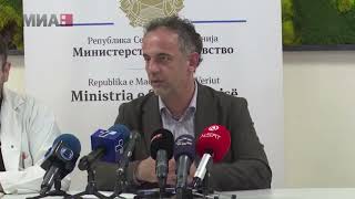 Контроверзниот Невролог Снимен Со Бел Прашок Немал Активна Лиценца