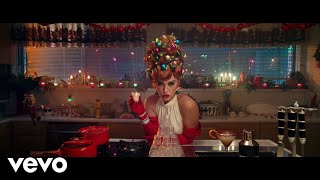 Watch Katy Perry Cozy Little Christmas video