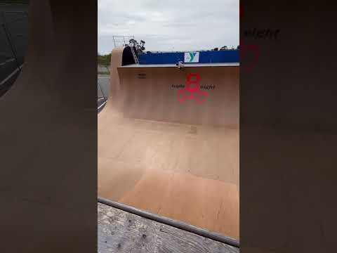 Reese Nelson kickflip noseslides.