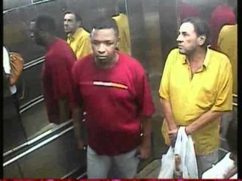 Pum no Elevador | Pegadinha com Valentina Francavilla | Programa Silvio Santos
