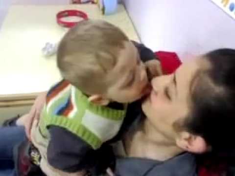 really funny videos. kissing monkeys(very funny)