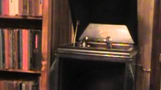 Watch Roy Acuff Be Honest With Me video