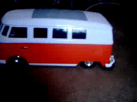 Herbie fully loaded vw bus RC Bus This has hydraullics front and back 