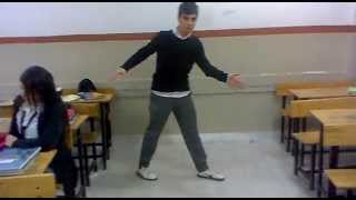 Sınıfta Popping Dans. 2011