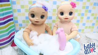 Nina E Hanna Tomando Banho De Espuma E Mamadeira Antes De Dormir