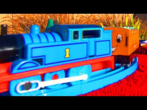 Thomas the Tank Engine TOMY Playset & Trackmaster Thomas Train - Fake Thomas and Friends Toys