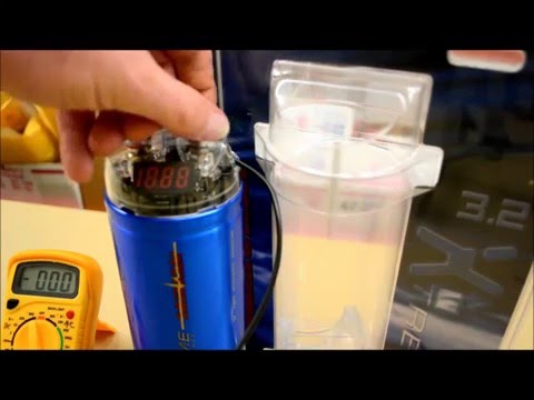 Can you hook up 2 amps to 1 capacitor