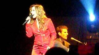 Watch Lara Fabian Alleluia video