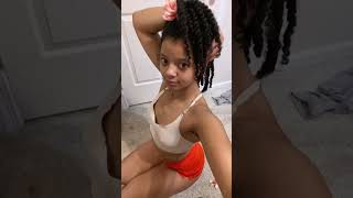 Ex Hooters Girl