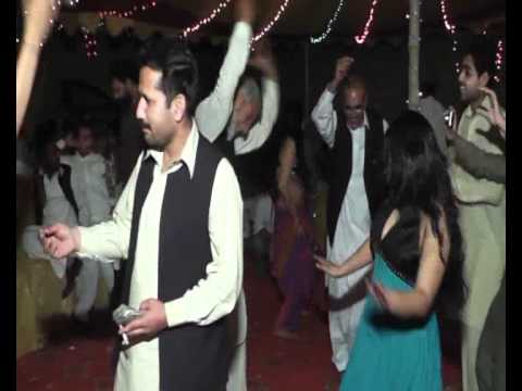 05 vip minni mehndi mujra by MIRZA UMAIR 2012.flv