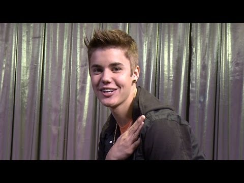 Justin Bieber's Double Dream Hands! | Behind The Scenes | On Air With Ryan Seacrest