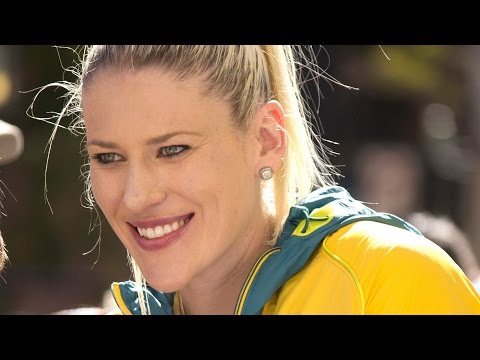 Top 10 Hottest Female Stars Over 6 Ft. Tall