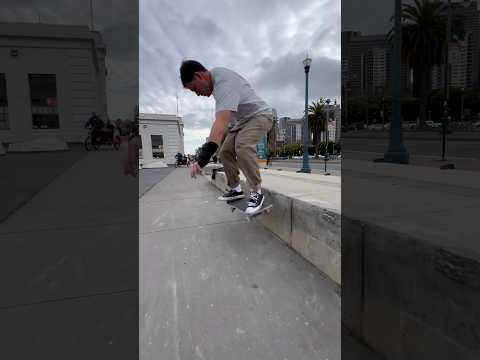 Big line at the blocks #pizzaskateboards #skateboarding