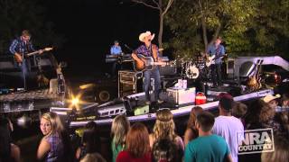 Watch Justin Moore Off The Beaten Path video