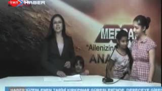 Küçük Kız Canlı Yayında Stüdyoya Daldı