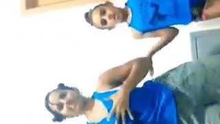 Mãe E Filha Dançando Juntas