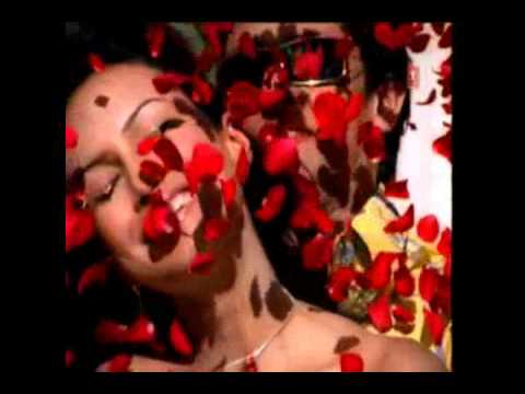 A Beautyful Song ! Chanda Ki Doli Mein