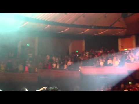 Mika singh signing indin national anthem in wellington