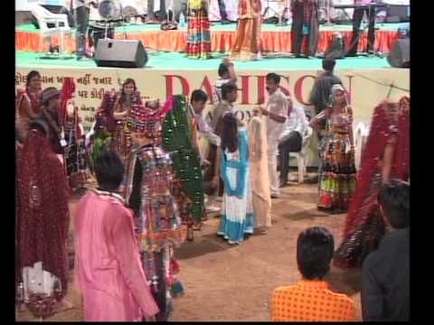Gujarati Garba Song Navratri Live 2011 - Lions Club Kalol -...
