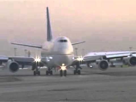 HUM JAISA KOI AAP KO SAUDI AIR.......