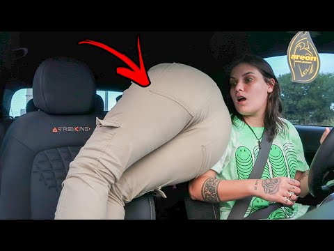 JOGUEI A BUNDA NA CARA DA MINHA NAMORADA PRA VER A REAÇÃO DELA