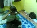 image Manusia Bertukar Menjadi Helmet